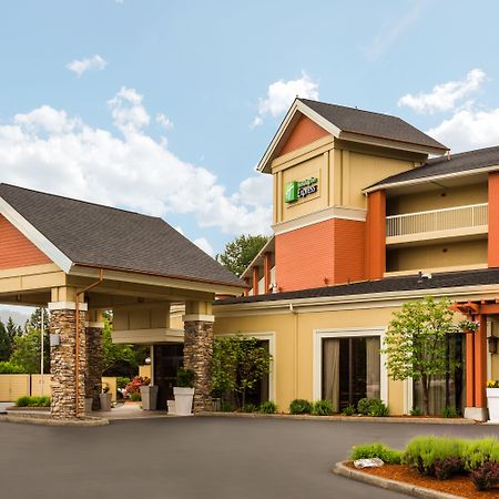Holiday Inn Express Roseburg By Ihg Exterior photo