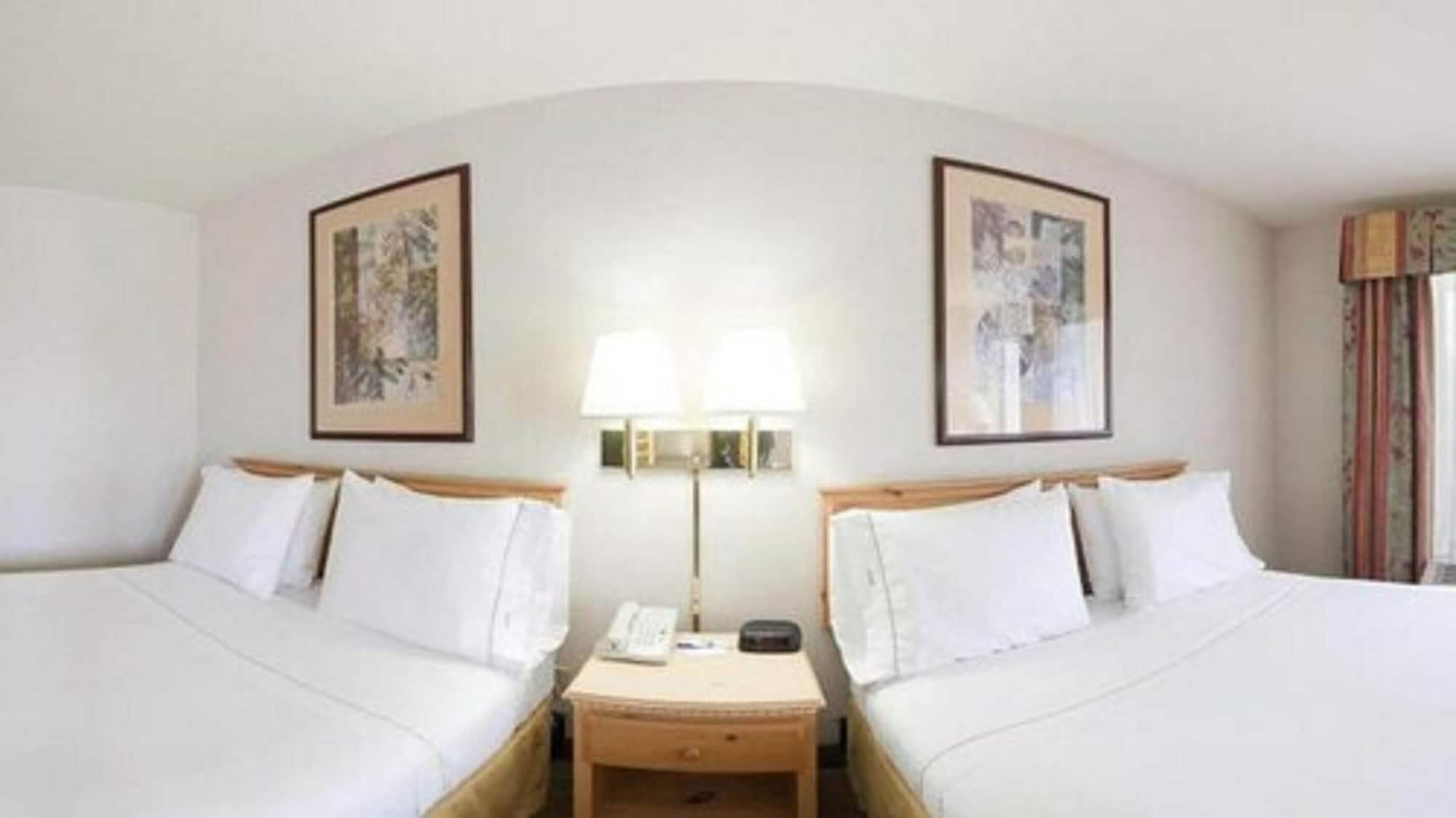 Holiday Inn Express Roseburg By Ihg Exterior photo