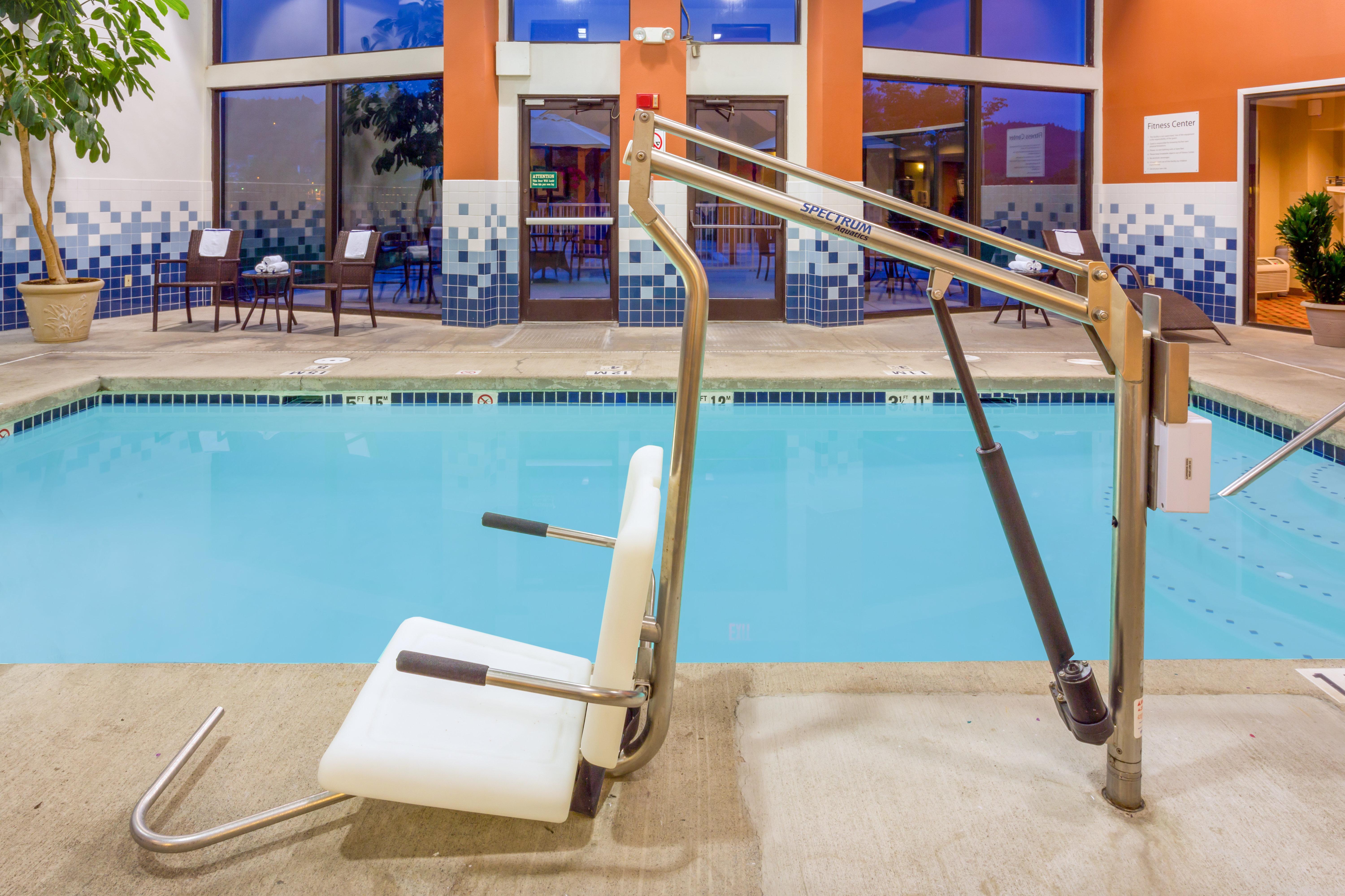 Holiday Inn Express Roseburg By Ihg Exterior photo
