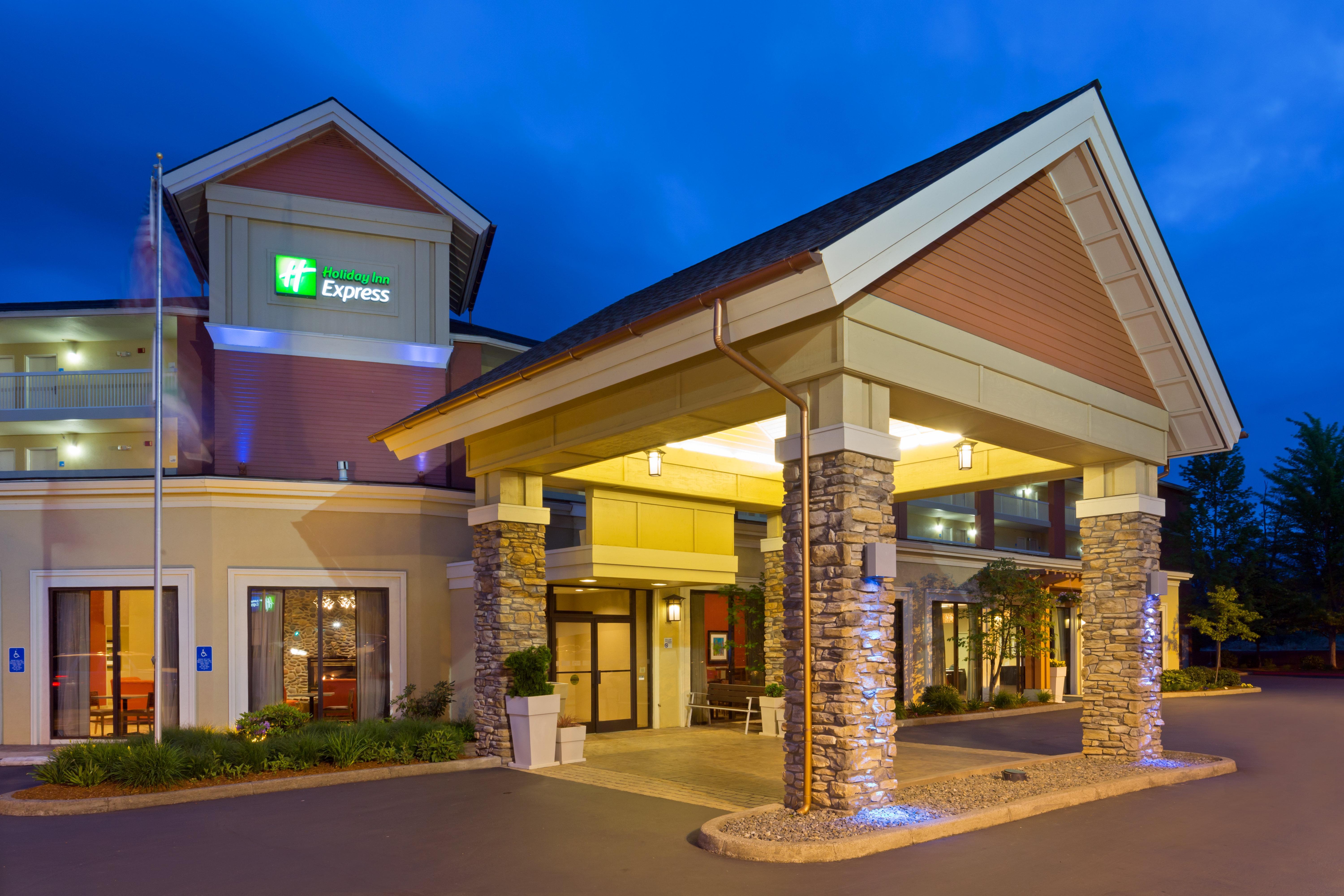 Holiday Inn Express Roseburg By Ihg Exterior photo