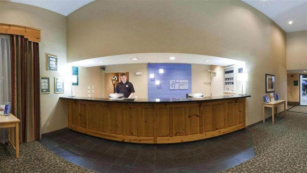 Holiday Inn Express Roseburg By Ihg Interior photo